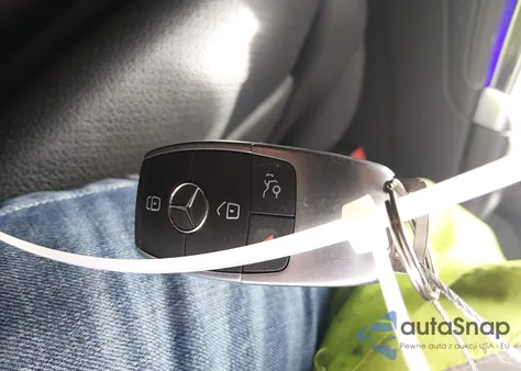 2020 Mercedes-Benz Glc 300 z USA, uszkodzony, nr VIN W1N0G8DB6LV261669